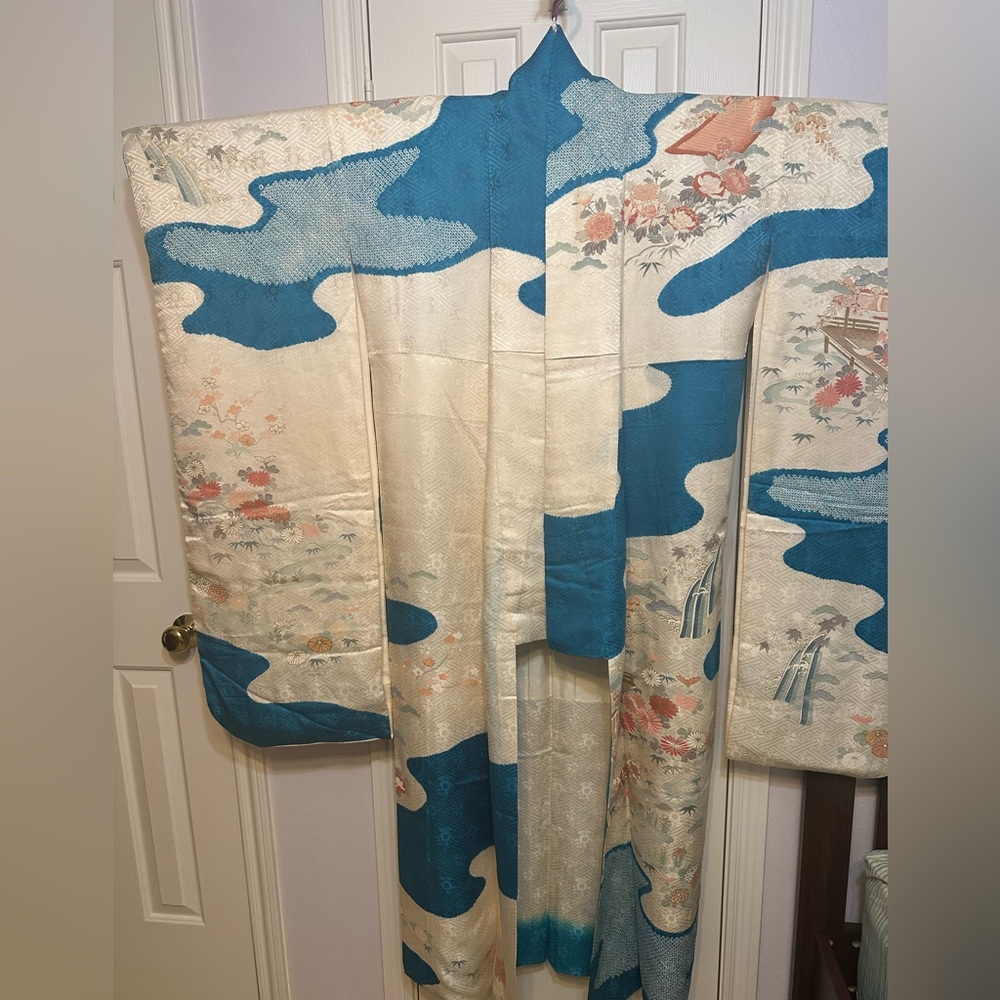 Preowned furisode kimono, blue-white-floral